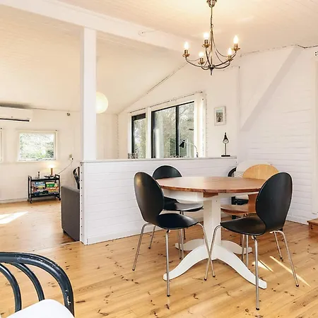 Iv Holiday home Follenslev